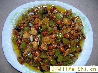 宫爆鸡丁菜谱图片
