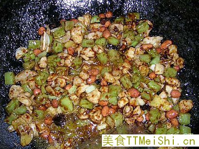 宫爆鸡丁制作图示