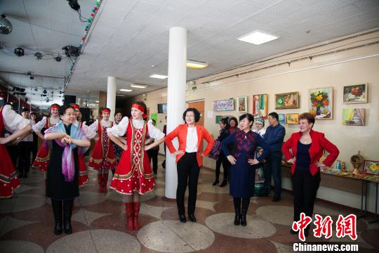 中俄举办国际妇女节互访活动共叙“姐妹情”